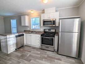 110 Idaho in Belleville, MI - Building Photo