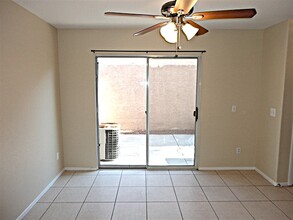 220 Winnsboro St in Henderson, NV - Building Photo - Building Photo