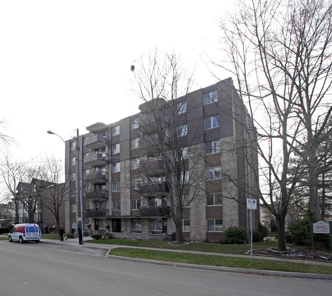 Seaview Apartments in Oakville, ON - Building Photo - Building Photo