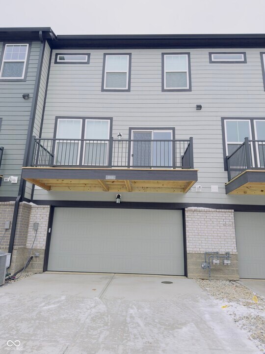 4906 Gilet Dr in Noblesville, IN - Building Photo