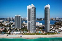 18201 Collins Ave, Unit 1904 in Sunny Isles Beach, FL - Foto de edificio - Building Photo