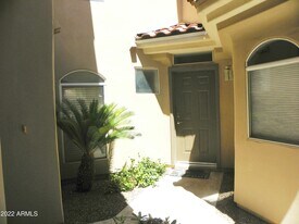 8653 E Royal Palm Rd in Scottsdale, AZ - Building Photo