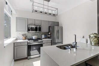 2479 Peachtree Rd in Atlanta, GA - Building Photo - Building Photo