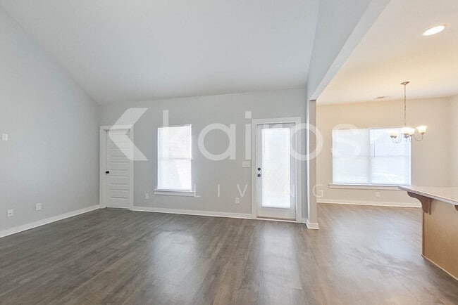 7079 Shadesbrook Dr in Tuscaloosa, AL - Foto de edificio - Building Photo