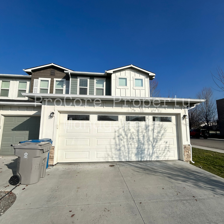 10291 W Carlton Bay Dr in Garden City, ID - Foto de edificio