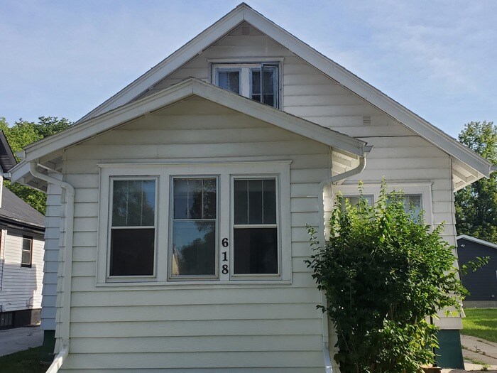 618 10th Ave S Photo