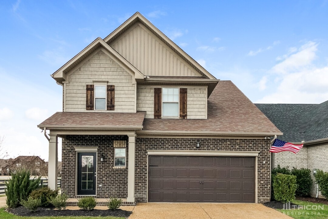 218 Annapolis Bend Cir in Hendersonville, TN - Building Photo