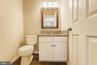 44180 Shady Glen Terrace in Ashburn, VA - Building Photo - Building Photo