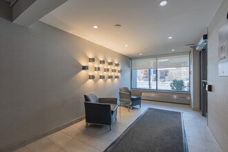 66 Spadina Road in Toronto, ON - Building Photo - Lobby