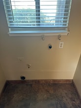 4858 N Winery Cir in Fresno, CA - Building Photo - Building Photo