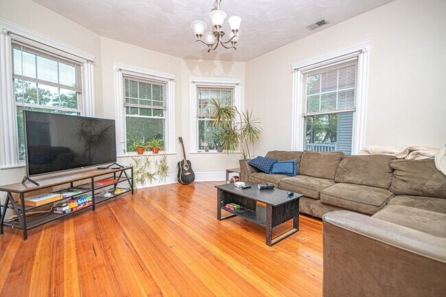 21 Edison Green in Boston, MA - Building Photo - Building Photo