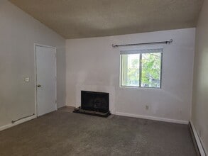 2100 Highview Ct in Reno, NV - Building Photo - Building Photo