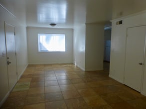 350 Chestnut Ave in Carlsbad, CA - Foto de edificio - Building Photo