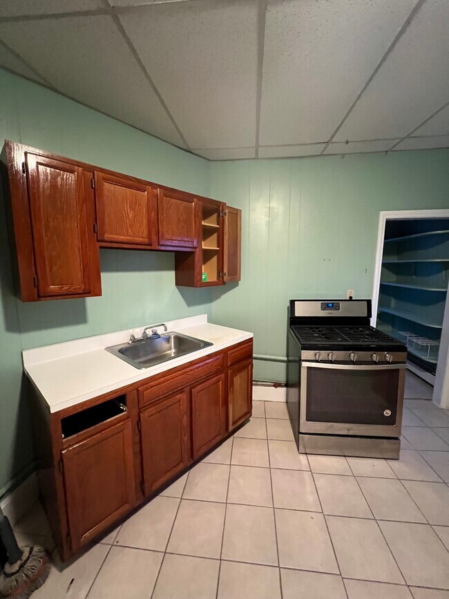 11 Moore St Apartments and Nearby Somerville Apartments For Rent