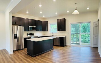 715 Ravenshire Ct in Moon Township, PA - Building Photo - Building Photo