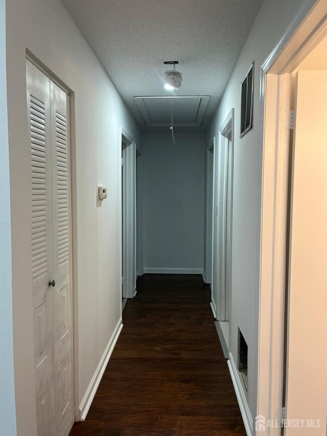 282 Hampshire Ct in Piscataway, NJ - Building Photo - Building Photo