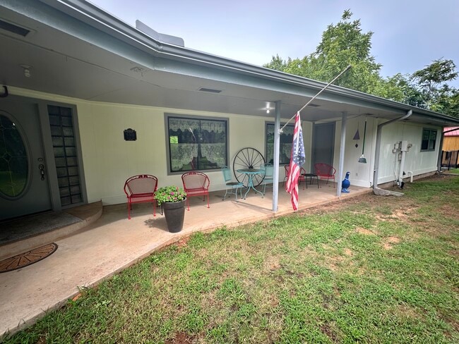 property at 5301 Royal Dr