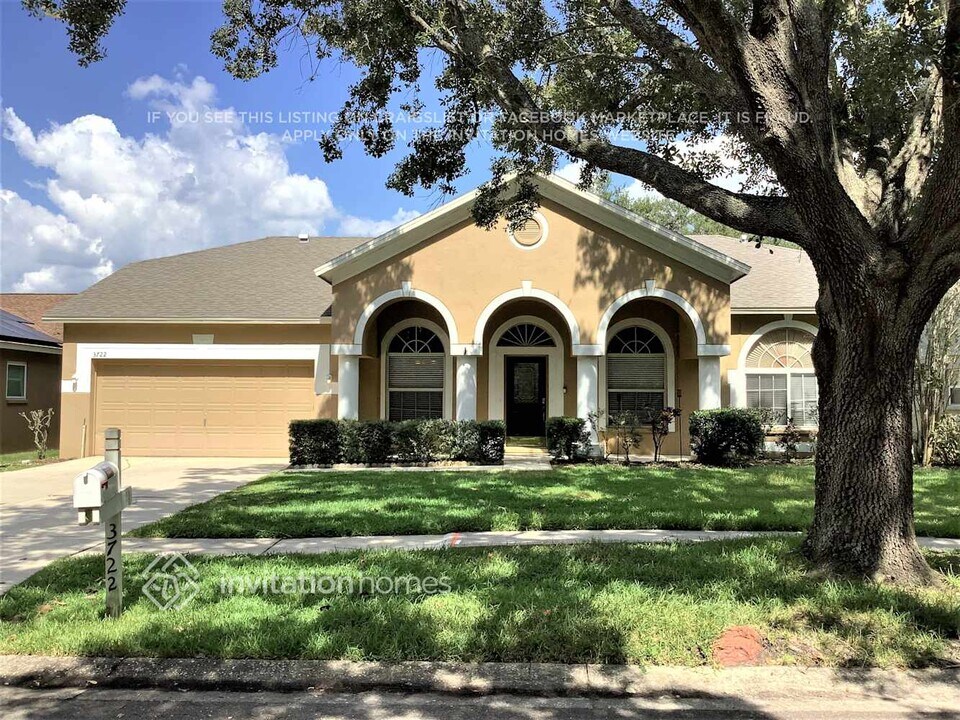 3722 Treeline Dr in Valrico, FL - Building Photo