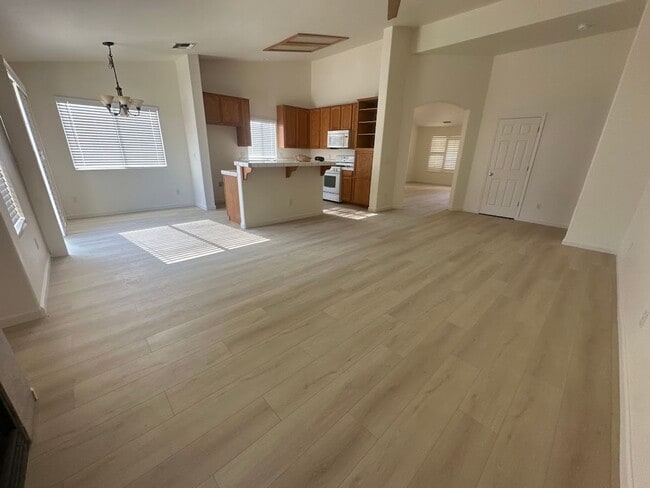 595 Martha Ct in Atwater, CA - Building Photo - Building Photo