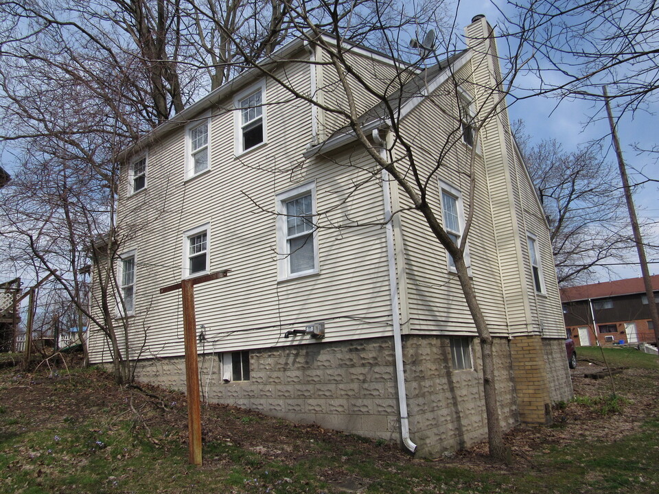 384 Burns Ave in Indiana, PA - Foto de edificio