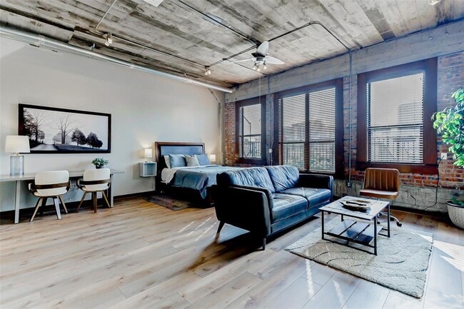 property at 2205 McKinney St
