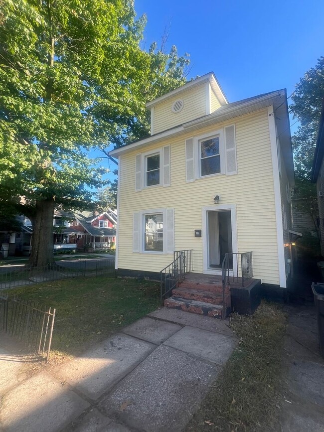 property at 701 Plum St