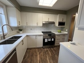 107 Marisa Ln in Cobourg, ON - Building Photo - Building Photo