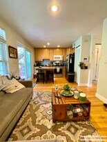 34 Baxter St in Boston, MA - Building Photo
