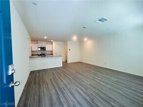 9916 Tangerine Hls St in Las Vegas, NV - Foto de edificio - Building Photo