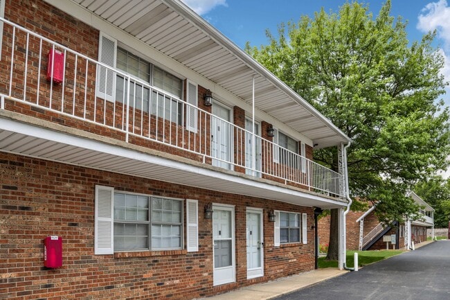 2175 E Columbia St, Unit 2191 in Evansville, IN - Foto de edificio - Building Photo