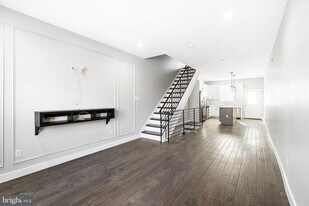 2122 Sears St in Philadelphia, PA - Building Photo