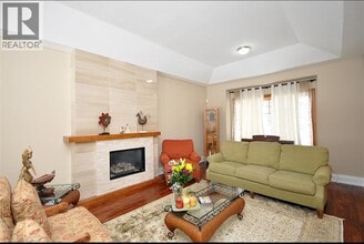 225 Forestwood Dr in Oakville, ON - Building Photo - Building Photo