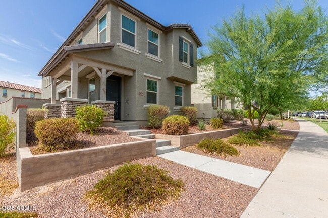 property at 2470 N Heritage St
