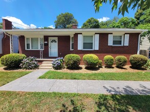 1012 Madison Ave in Winston-Salem, NC - Building Photo - Building Photo