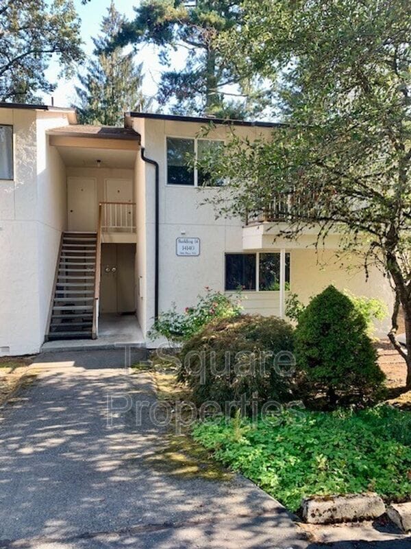 14140 74th Pl NE in Kirkland, WA - Building Photo - Building Photo