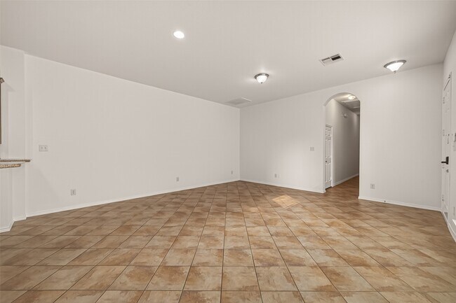 14927 Tuttle Point Dr