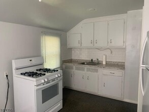 65 MacArthur Ave in Lodi, NJ - Building Photo - Building Photo