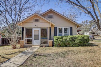 902 W 2nd St in Lampasas, TX - Building Photo - Building Photo