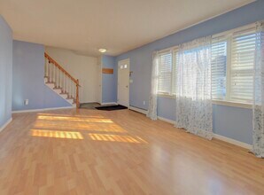 43 Kingsbury Ln in Glastonbury, CT - Building Photo - Building Photo