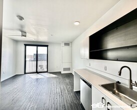 329 SE 5th St in West Des Moines, IA - Building Photo - Building Photo