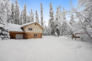 1005 Seawolf Dr in North Pole, AK - Building Photo
