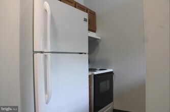 745 Manor St-Unit -14 in Columbia, PA - Foto de edificio - Building Photo