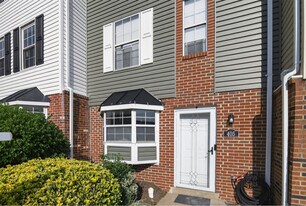 405 Westminster Ln in Stafford, VA - Building Photo