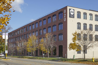 River Flats at 820 Monroe in Grand Rapids, MI - Foto de edificio - Building Photo