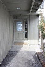 16664 Shaw Pine Ct in La Pine, OR - Building Photo - Building Photo