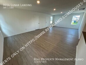 9014 Lunar Lndg in San Antonio, TX - Building Photo - Building Photo