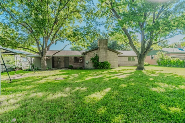 1320 Magnolia Dr in Stephenville, TX - Building Photo - Building Photo