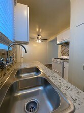 633 E Windsor Rd in Glendale, CA - Building Photo - Building Photo