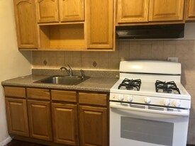 39 Henry St, Unit 3 in Passaic, NJ - Building Photo