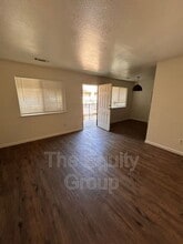 1433 E Douglas Ave in Visalia, CA - Building Photo - Building Photo